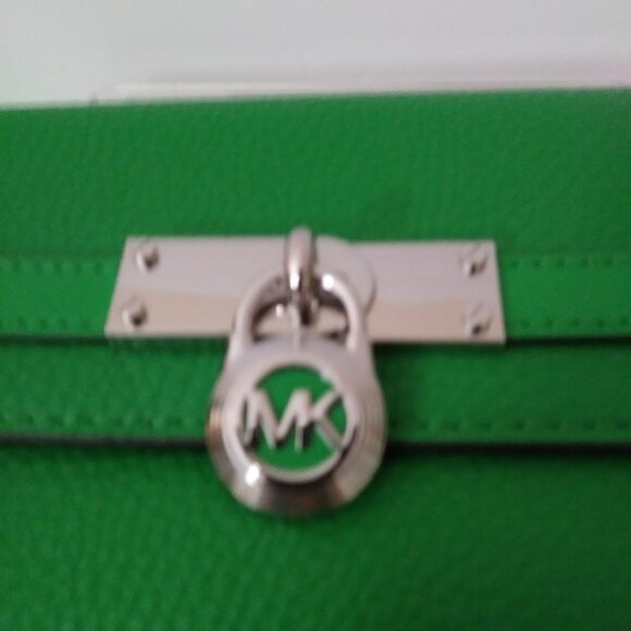 Michal Kors Nouveau Hamilton Palm Green Wallet - Picture 14 of 14